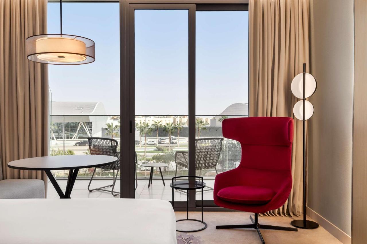 Radisson Blu Hotel Riyadh Convention And Exhibition Center Exteriör bild A room at the hotel