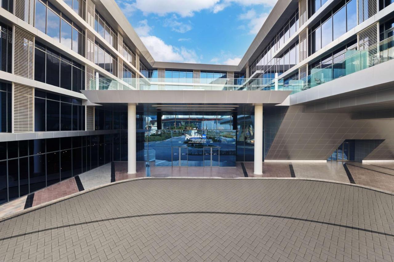Radisson Blu Hotel Riyadh Convention And Exhibition Center Exteriör bild The new building of the University of Patras