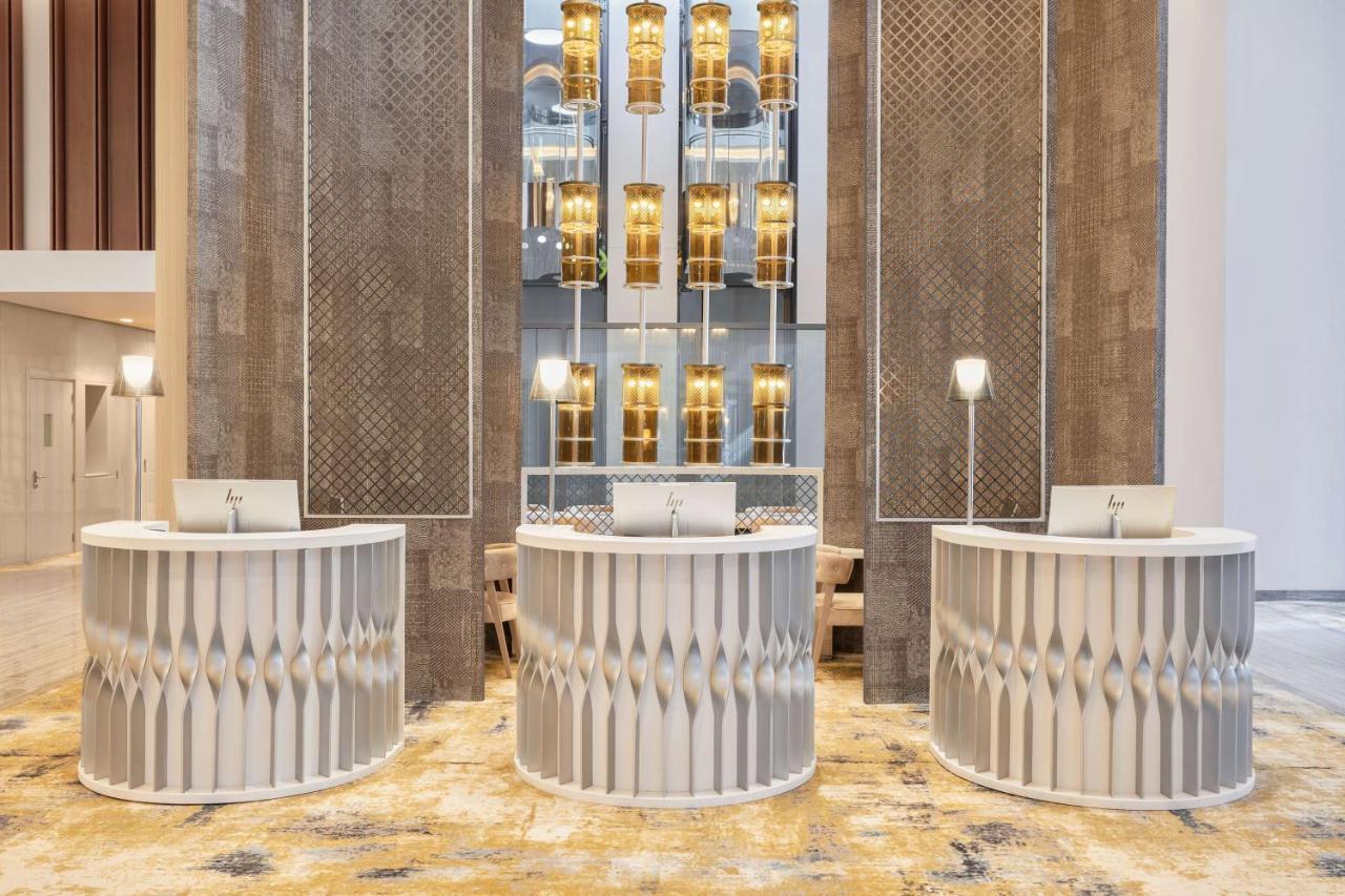 Radisson Blu Hotel Riyadh Convention And Exhibition Center Exteriör bild The hotel's lobby
