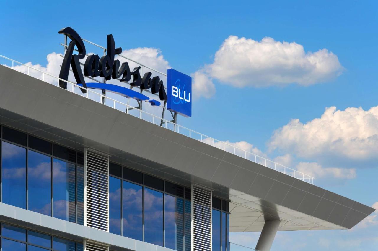 Radisson Blu Hotel Riyadh Convention And Exhibition Center Exteriör bild European Parliament