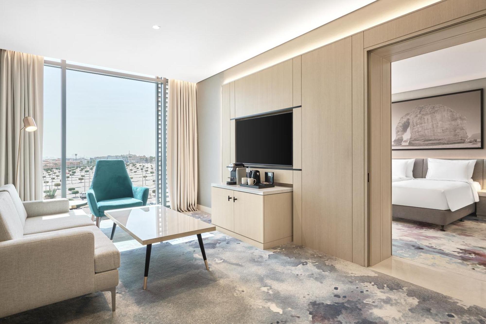 Radisson Blu Hotel Riyadh Convention And Exhibition Center Exteriör bild Suite